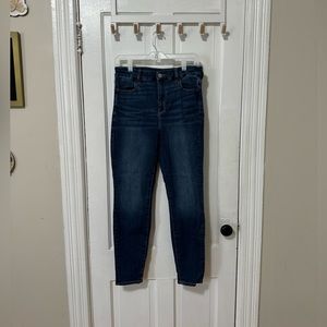 AE Highwaisted Jeans
